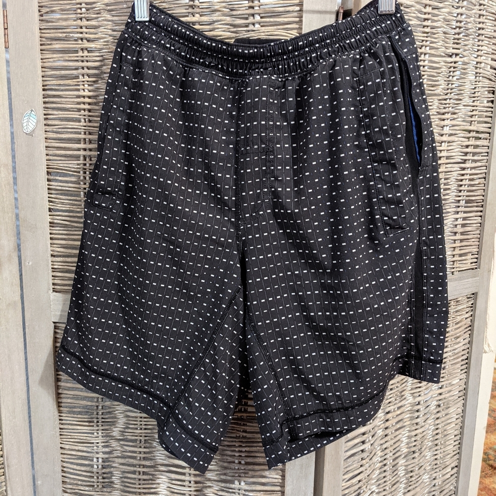 Men's Lululemon Black Pace Breaker Short Square